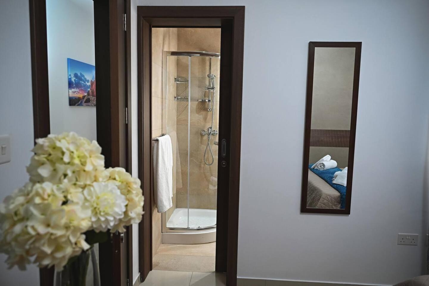 Fl 2 Ta'Lonza Luxury With Hot Tub By Homely Mellieha Exterior foto