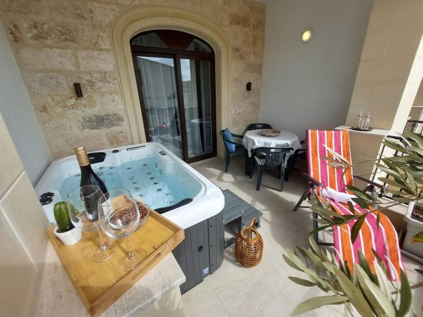 Fl 2 Ta'Lonza Luxury With Hot Tub By Homely Mellieha Exterior foto